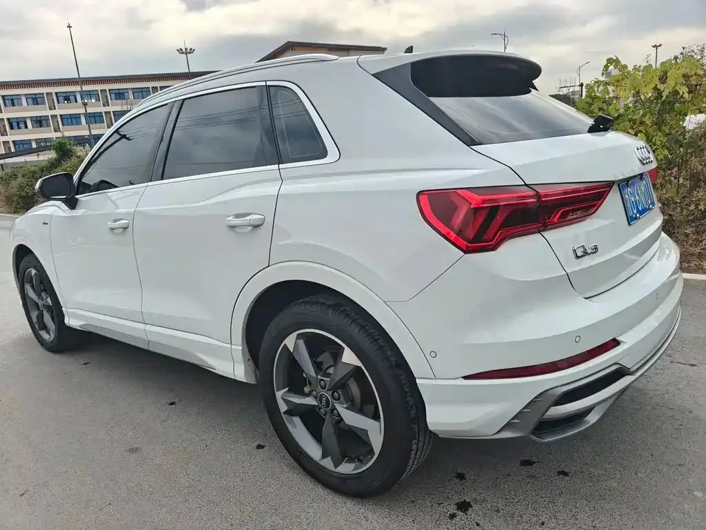 Audi Q3 — фото 9