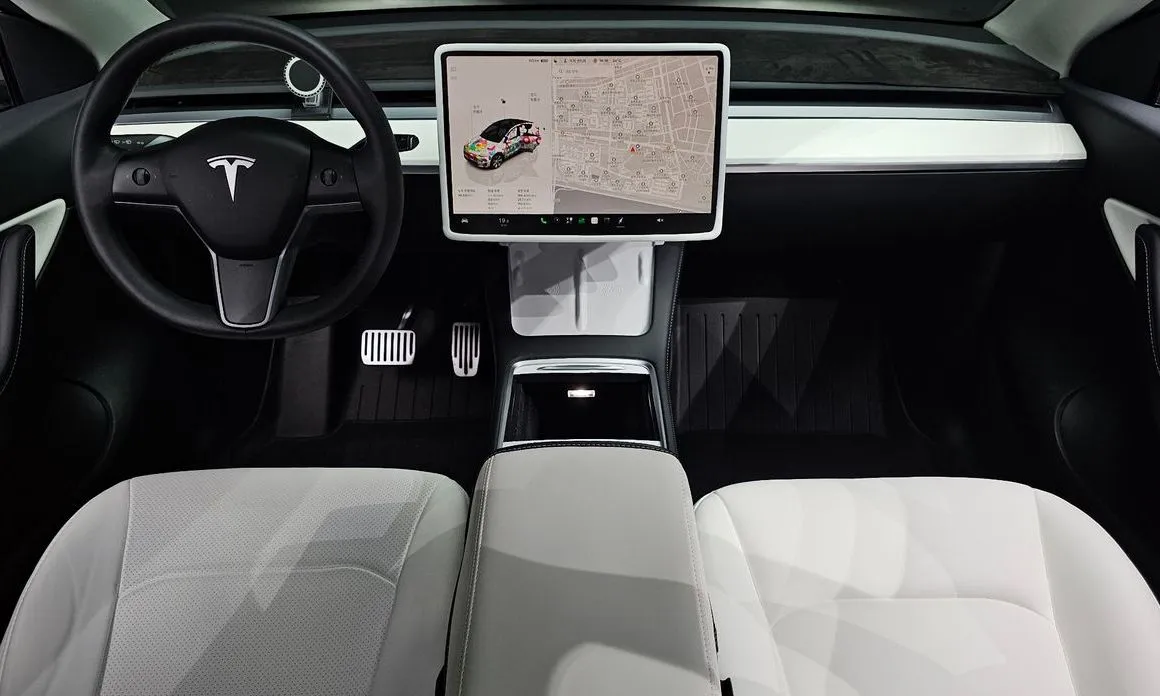 Tesla Model Y — фото 7