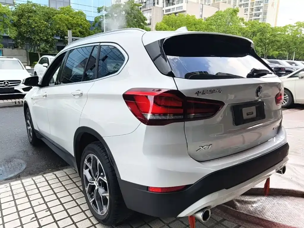 BMW X1 — фото 8