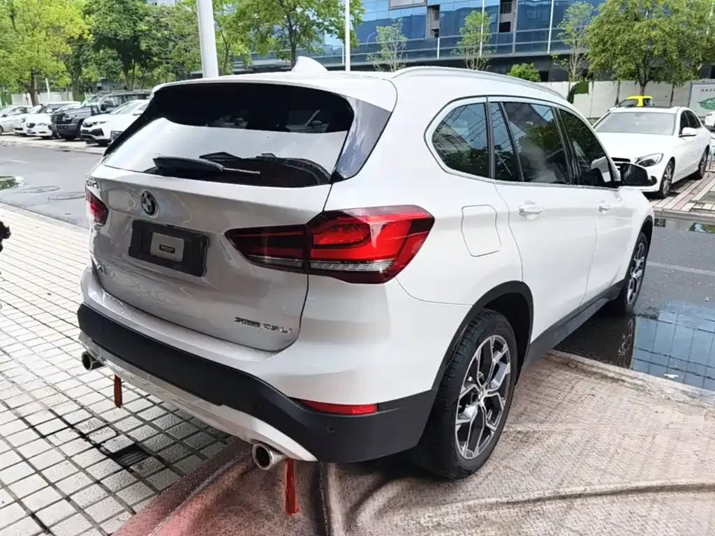 BMW X1 — фото 5