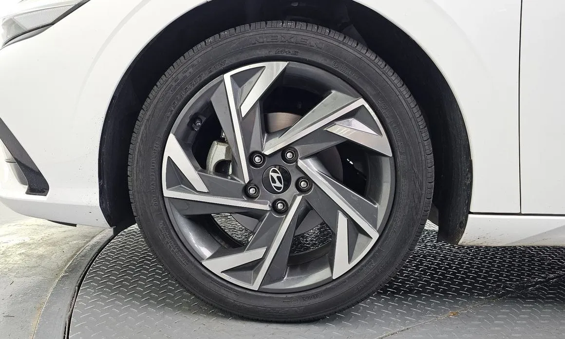 Hyundai AVANTE — фото 4