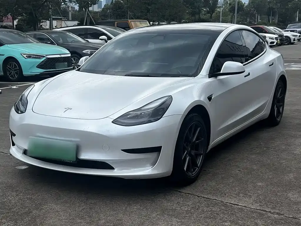 Tesla Model 3 — фото 3