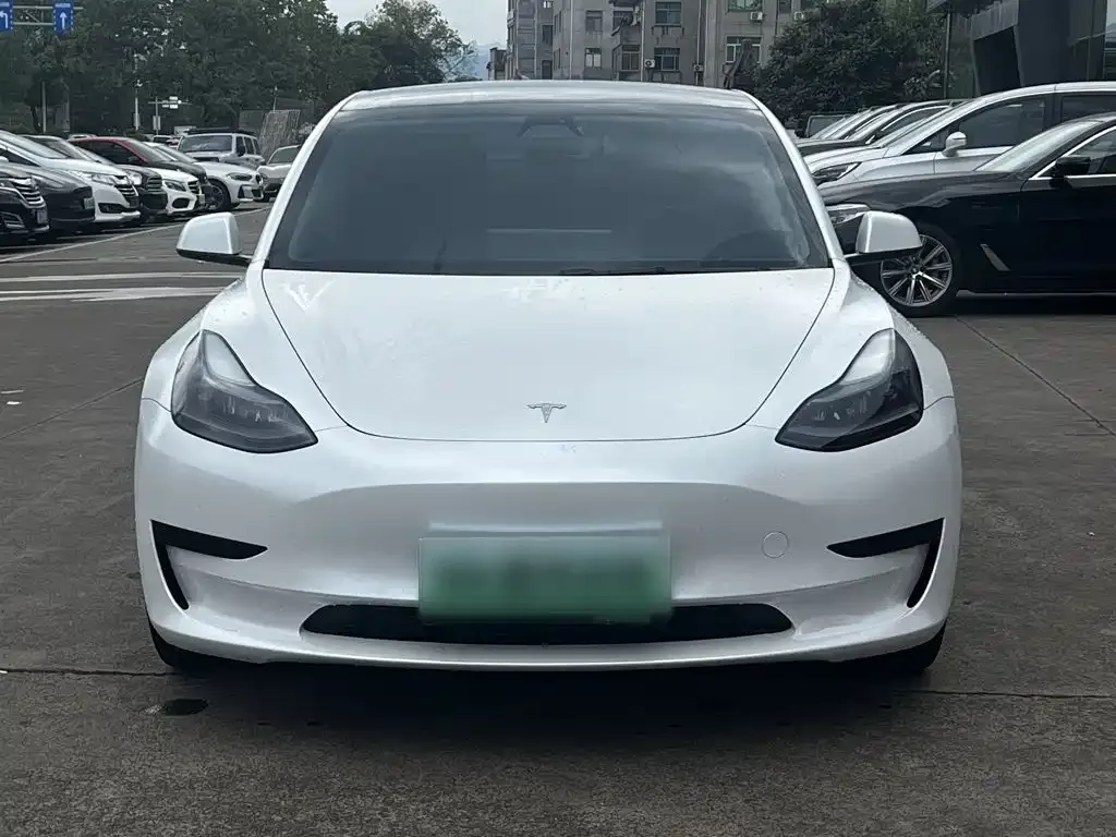Tesla Model 3 — фото 6