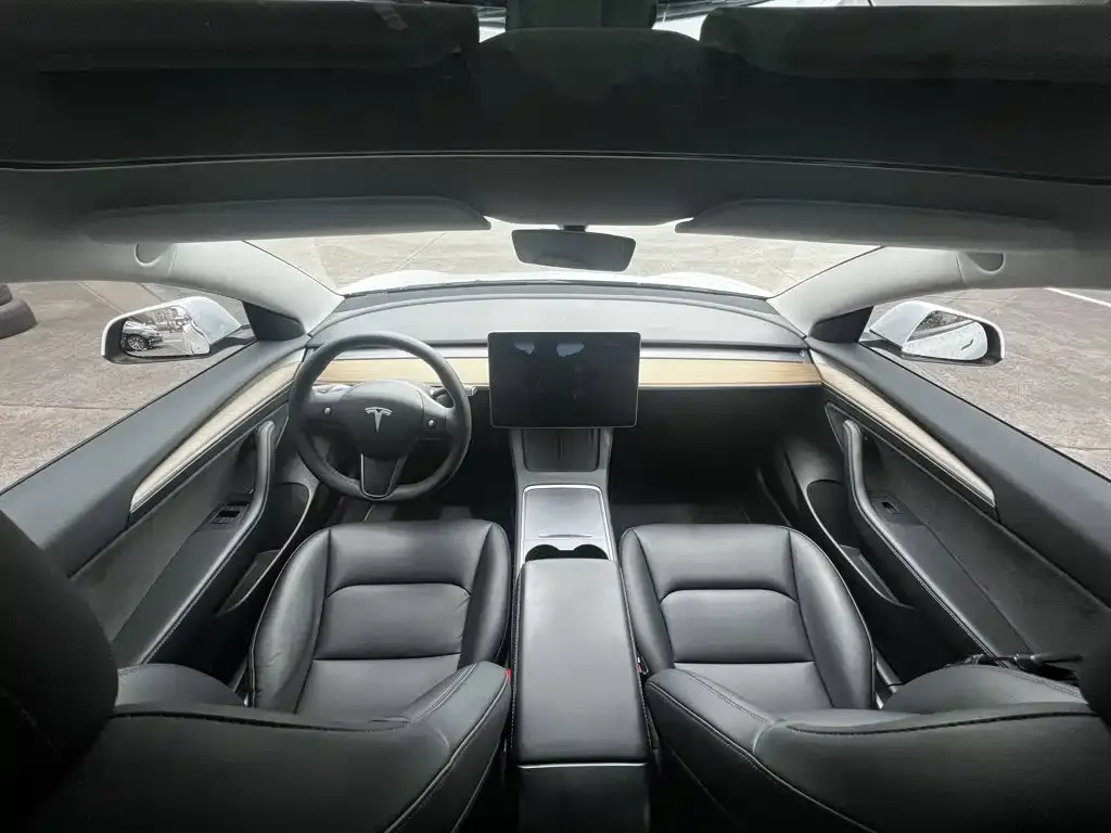 Tesla Model 3 — фото 7