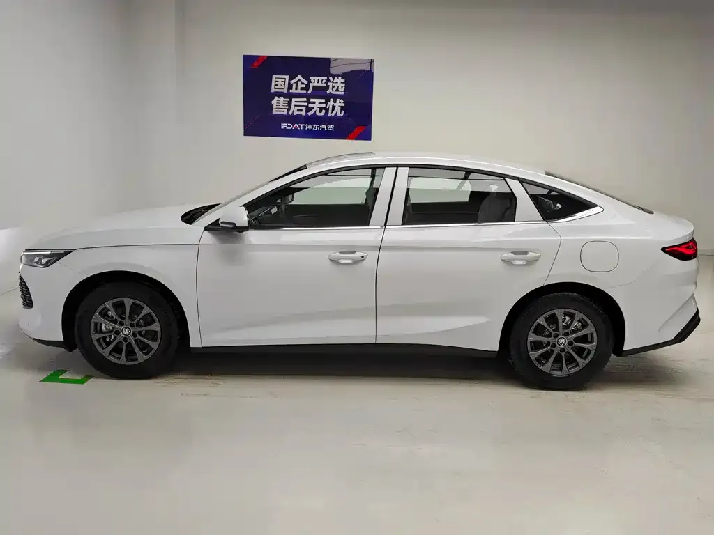 BYD Qin L — фото 10