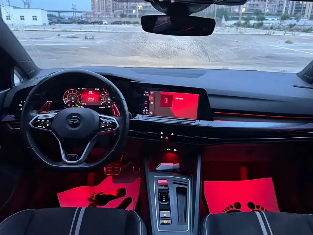Volkswagen Golf — фото 10