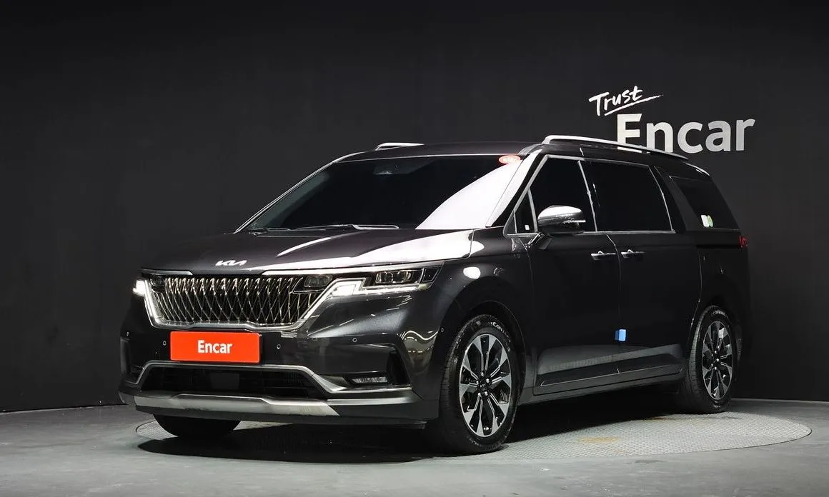 Kia Carnival — фото 1