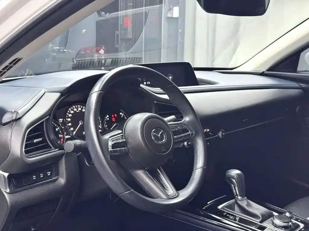 Mazda CX-30 — фото 5