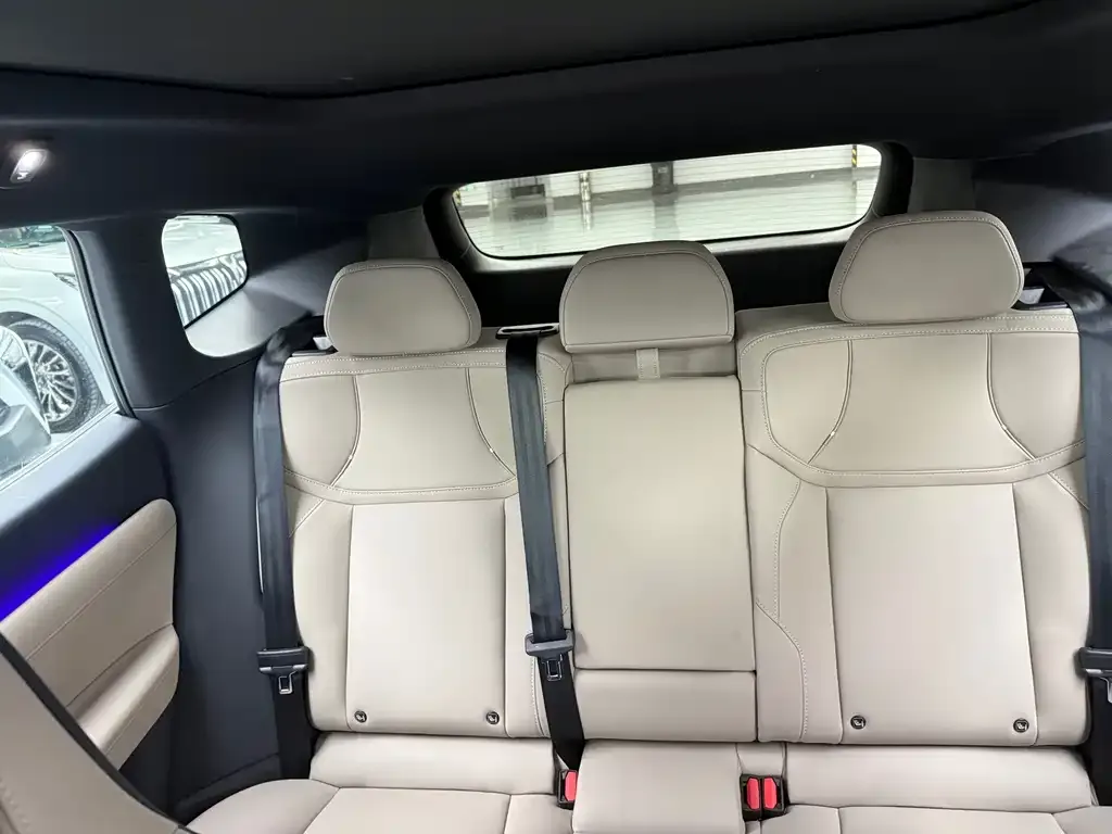 Volvo XC70 Plug-in Hybrid — фото 4