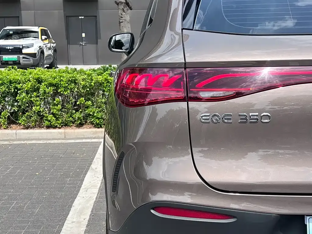 Mercedes-Benz EQE SUV — фото 4
