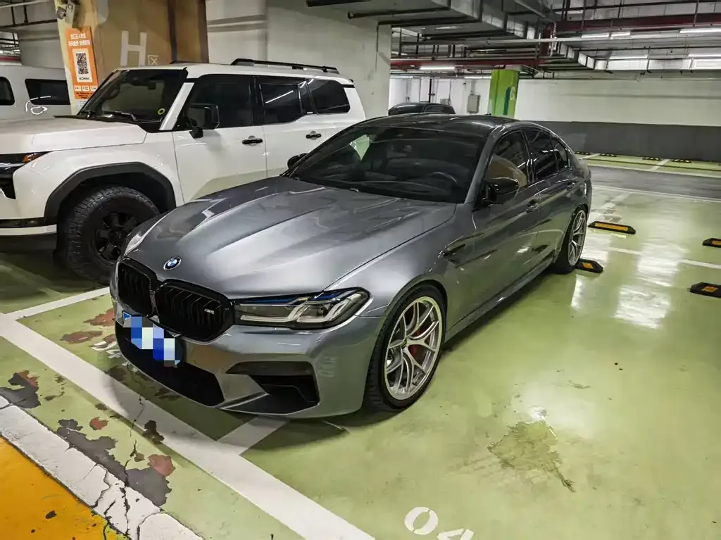 BMW M5 — фото 1