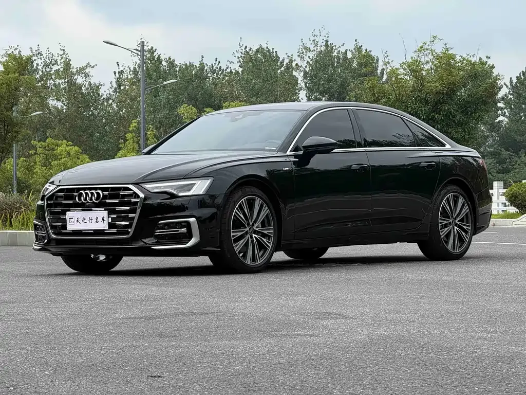 Audi A6L — фото 1