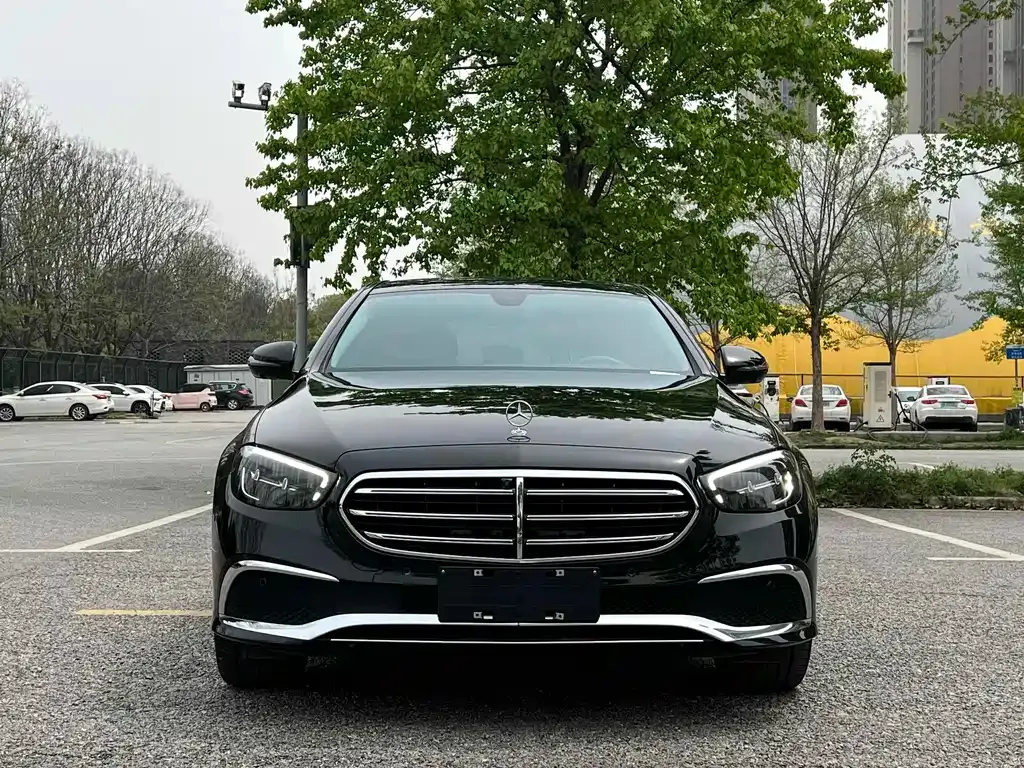 Mercedes-Benz E-Class — фото 4