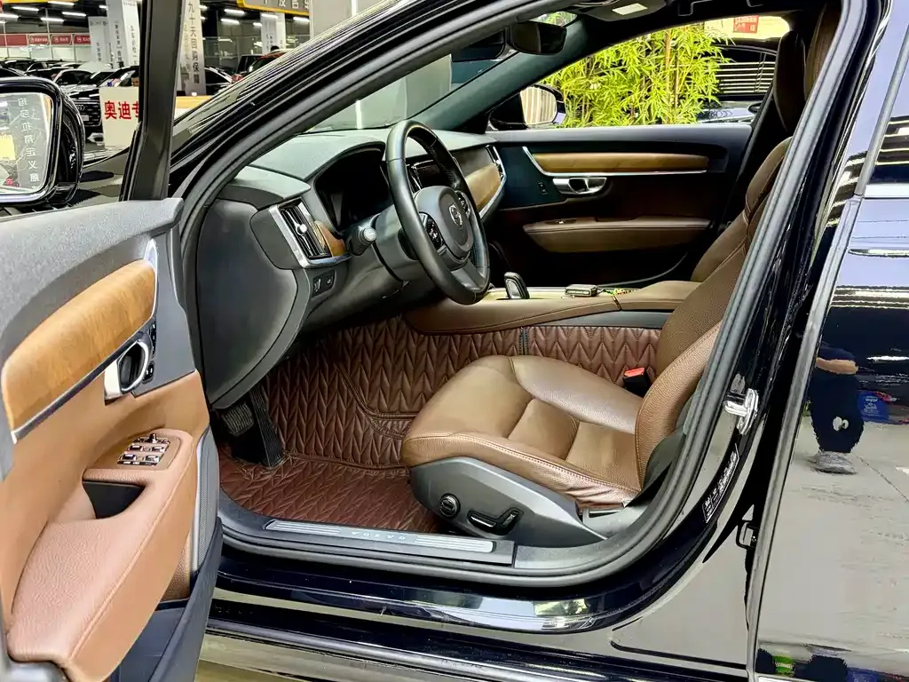 Volvo S90 — фото 9
