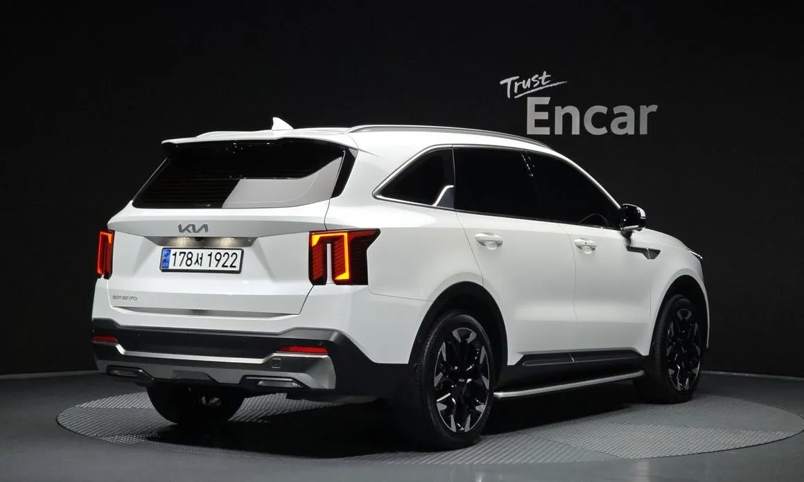 Kia Sorento — фото 10