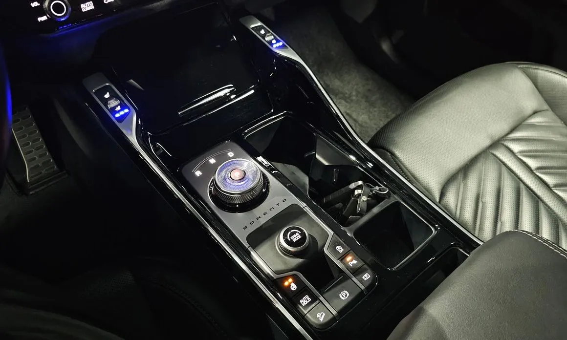 Kia Sorento — фото 6