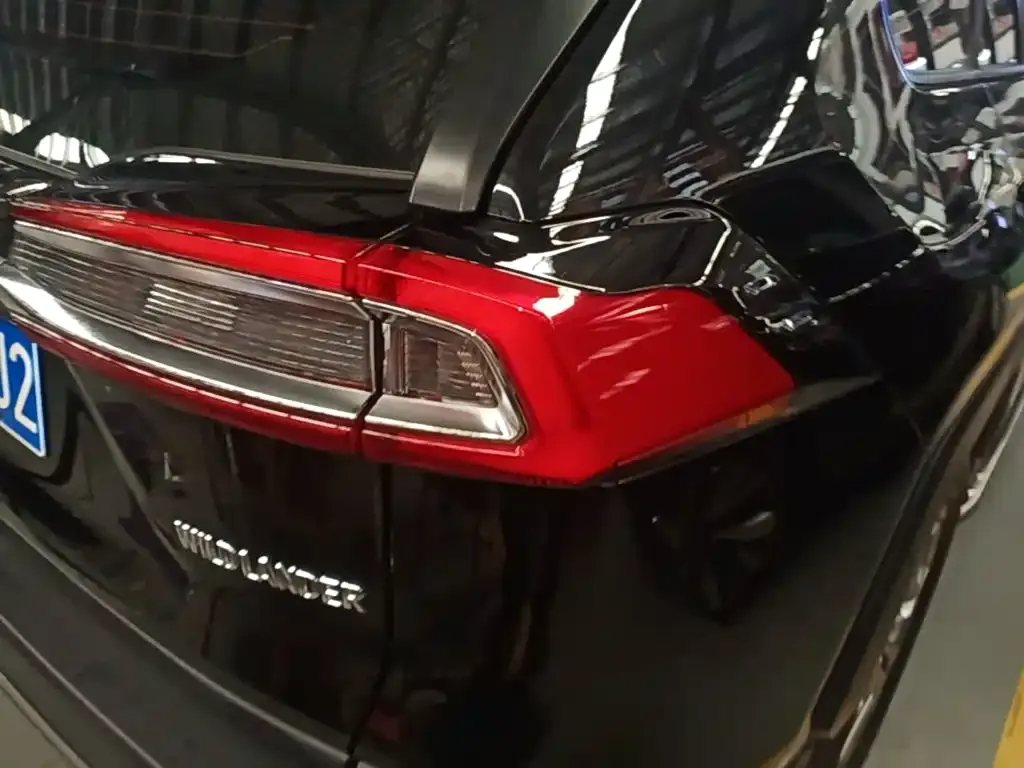 Toyota Wildlander — фото 10