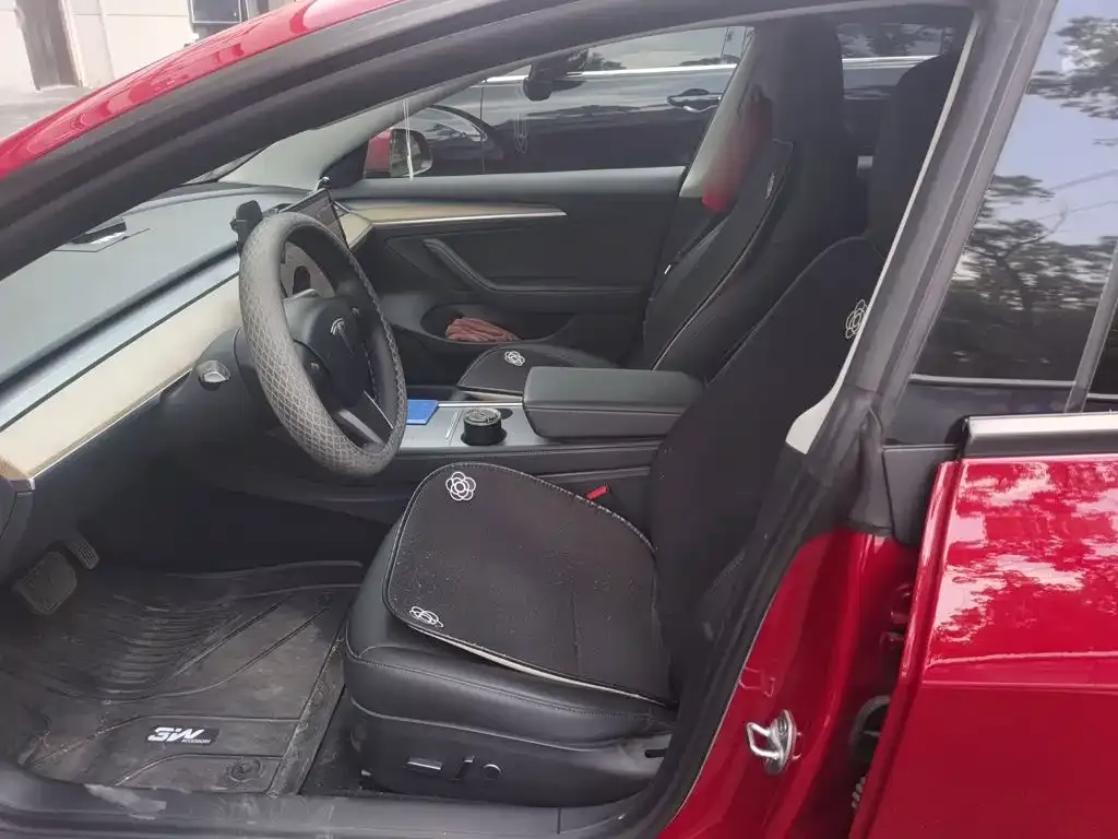 Tesla Model 3 — фото 10