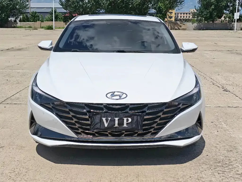 Hyundai Elantra — фото 8