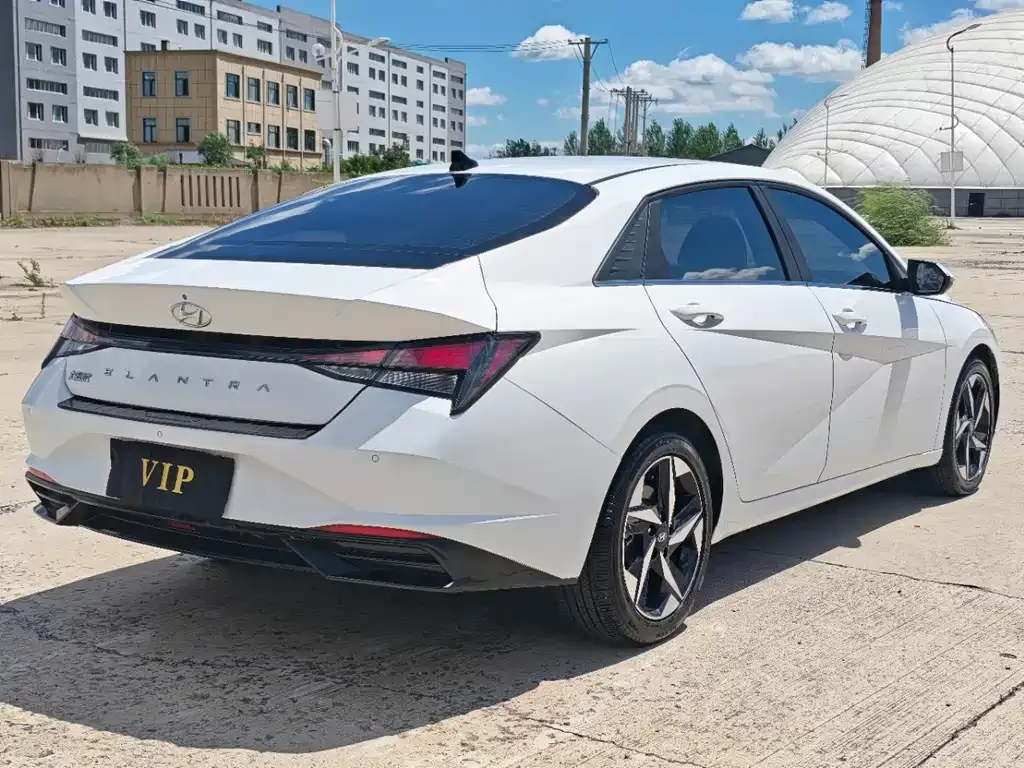 Hyundai Elantra — фото 6