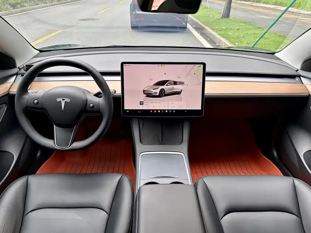 Tesla Model 3 — фото 2