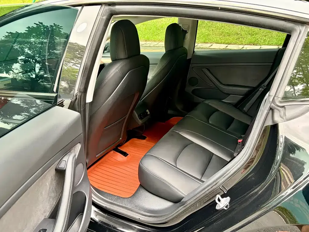 Tesla Model 3 — фото 3