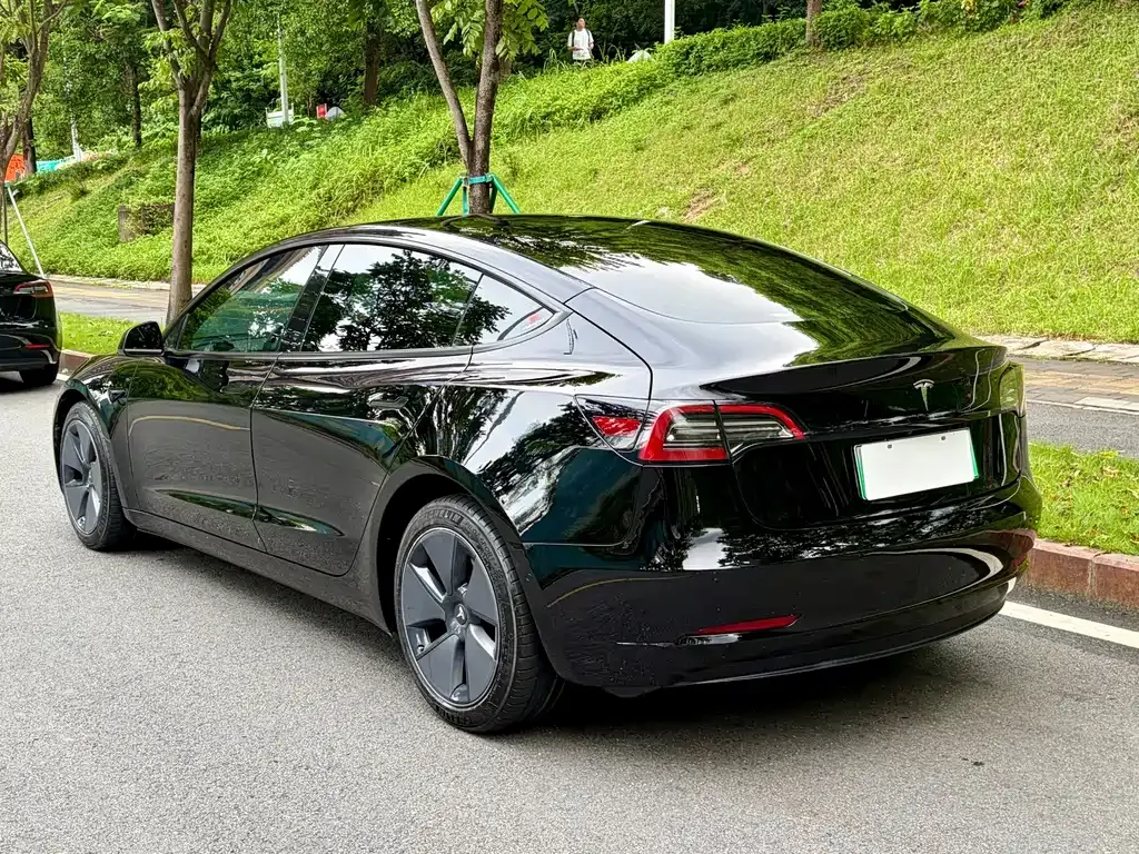 Tesla Model 3 — фото 6