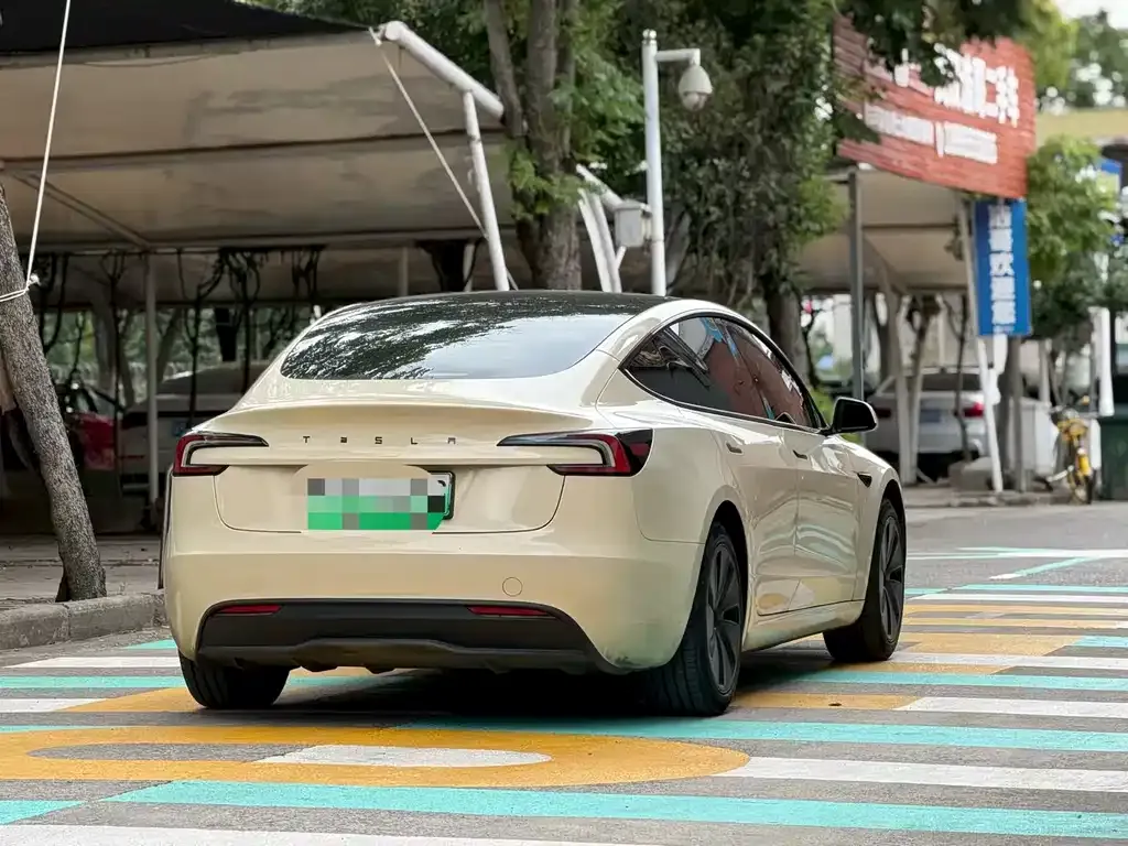 Tesla Model 3 — фото 6