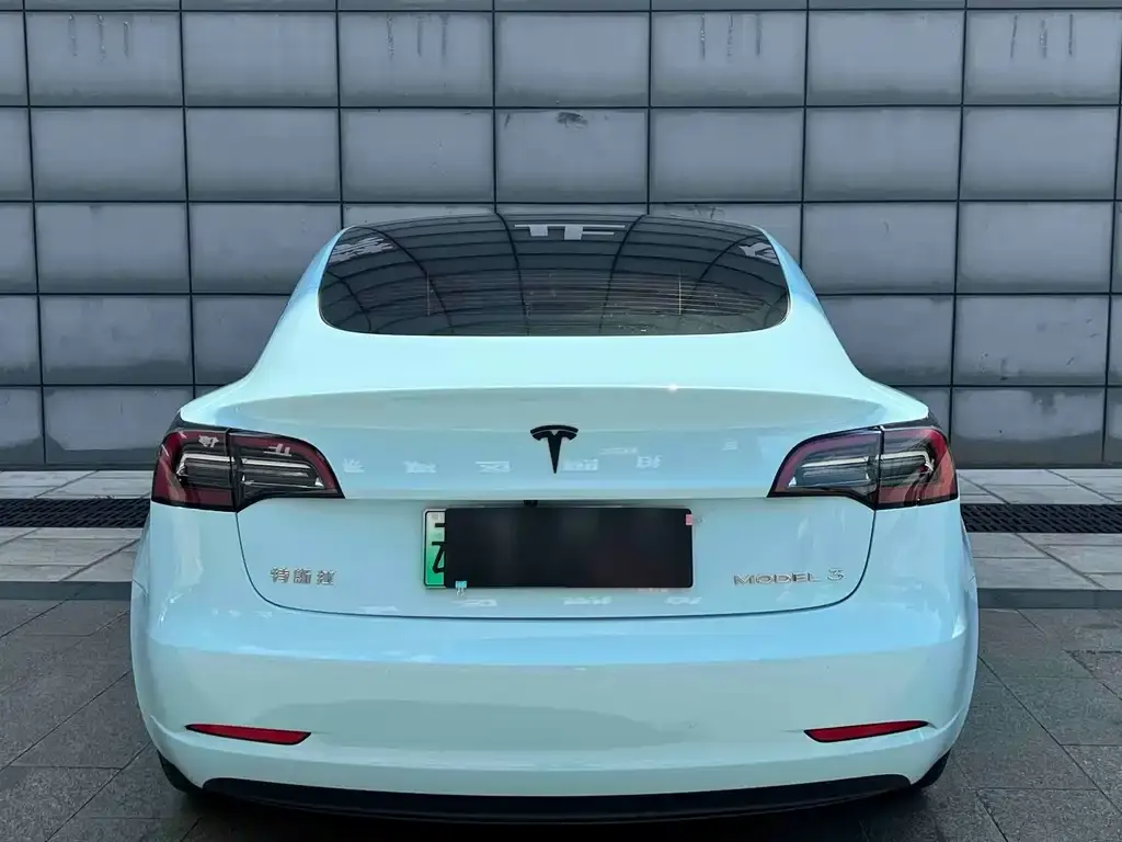 Tesla Model 3 — фото 2