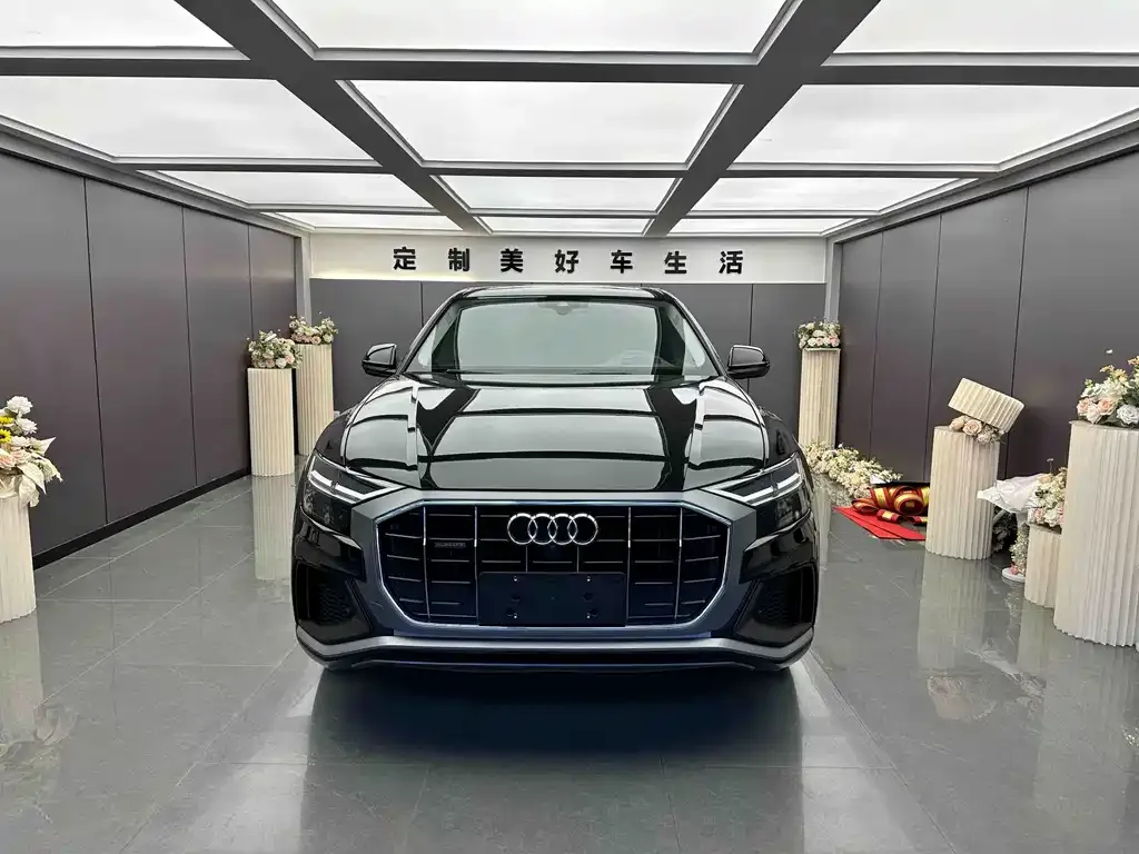 Audi Q8 — фото 7