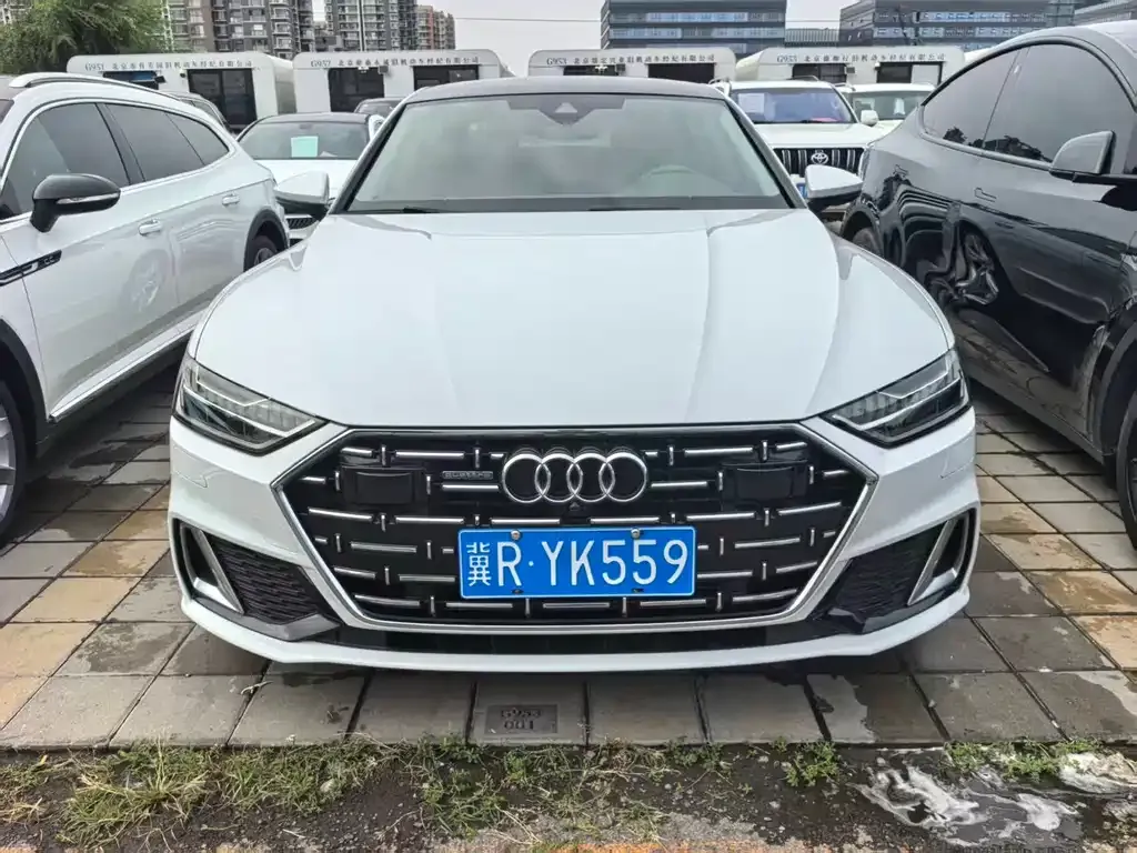 Audi A7L — фото 7