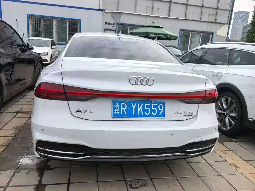 Audi A7L — фото 3