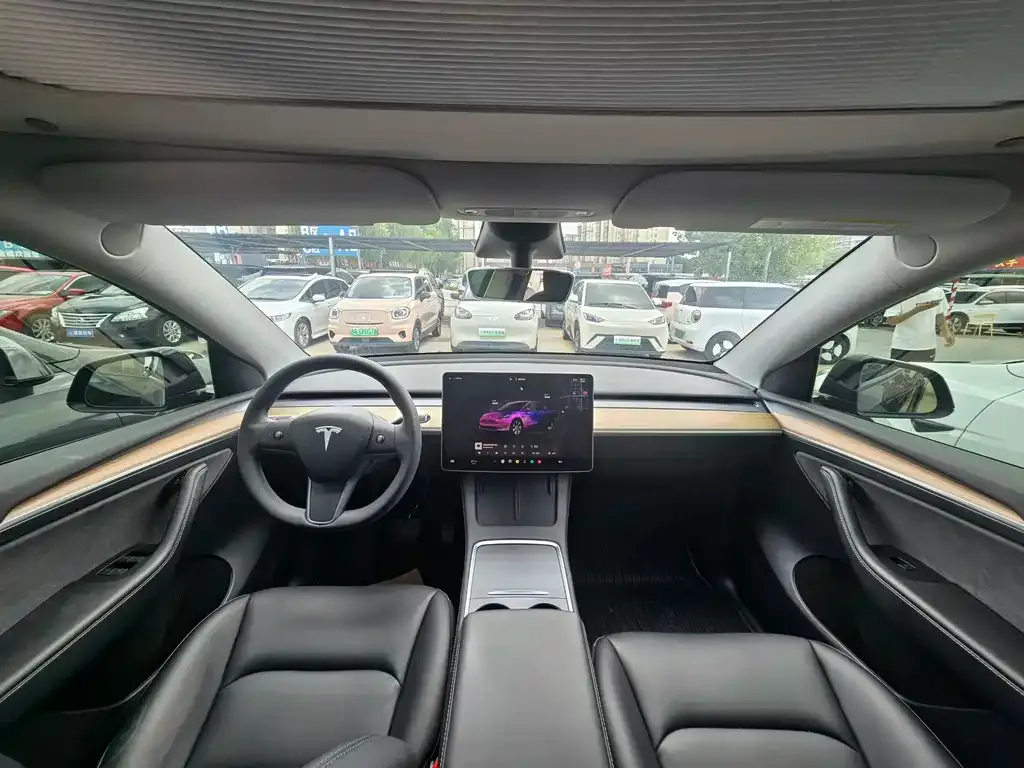 Tesla Model Y — фото 2