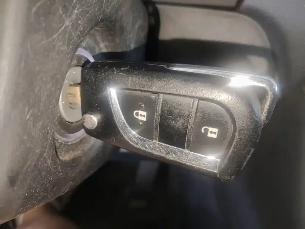 Toyota RAV4 — фото 4
