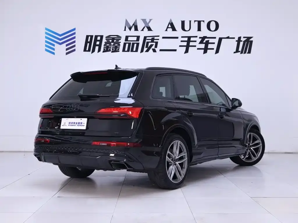 Audi Q7 — фото 10