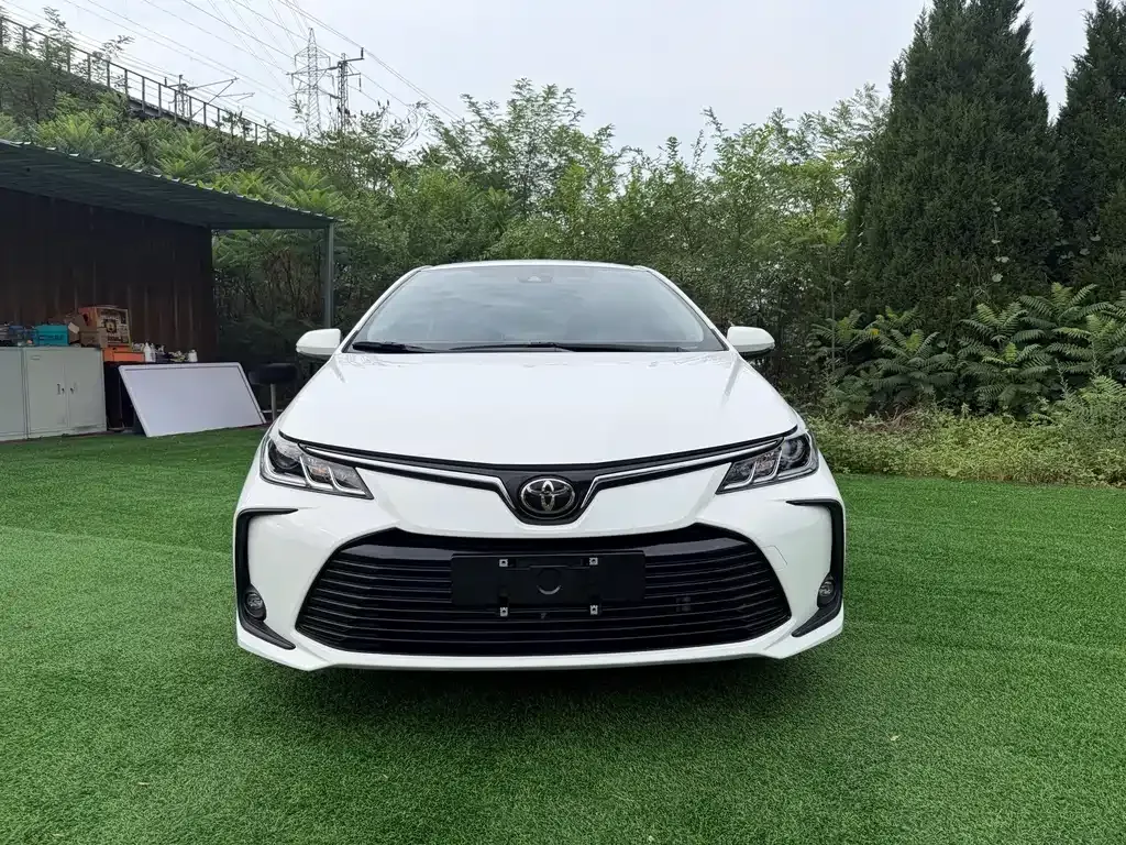 Toyota Corolla — фото 10
