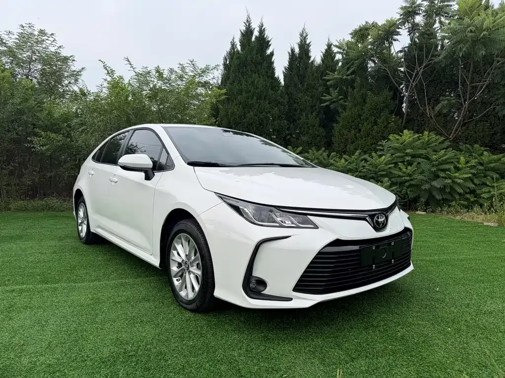 Toyota Corolla — фото 2