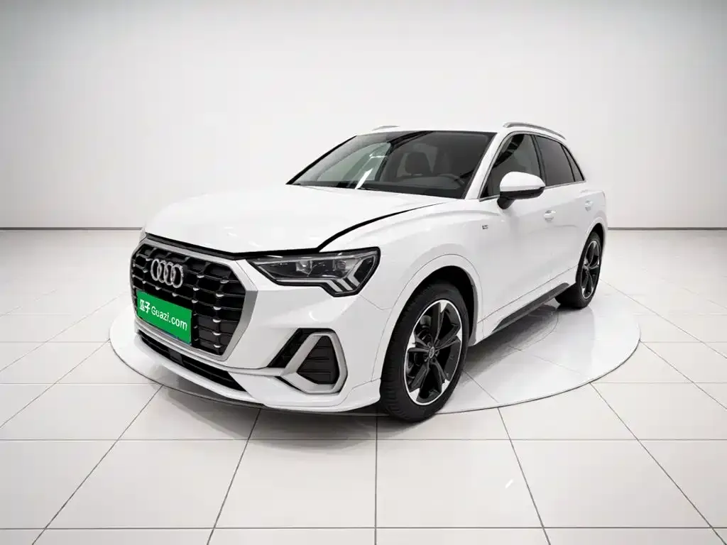 Audi Q3 — фото 1