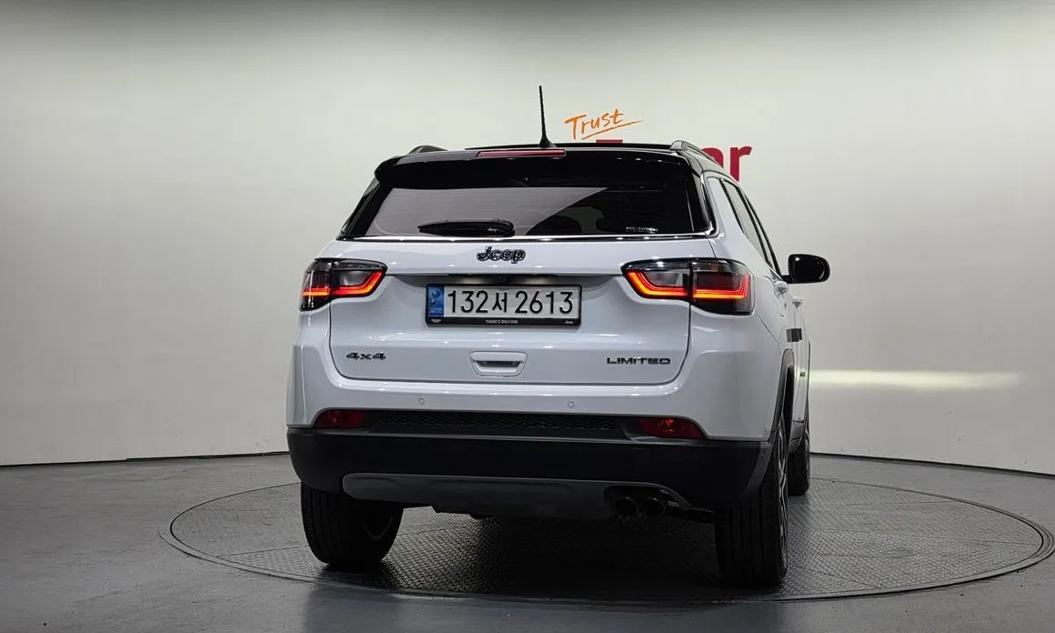 Jeep Compass — фото 4