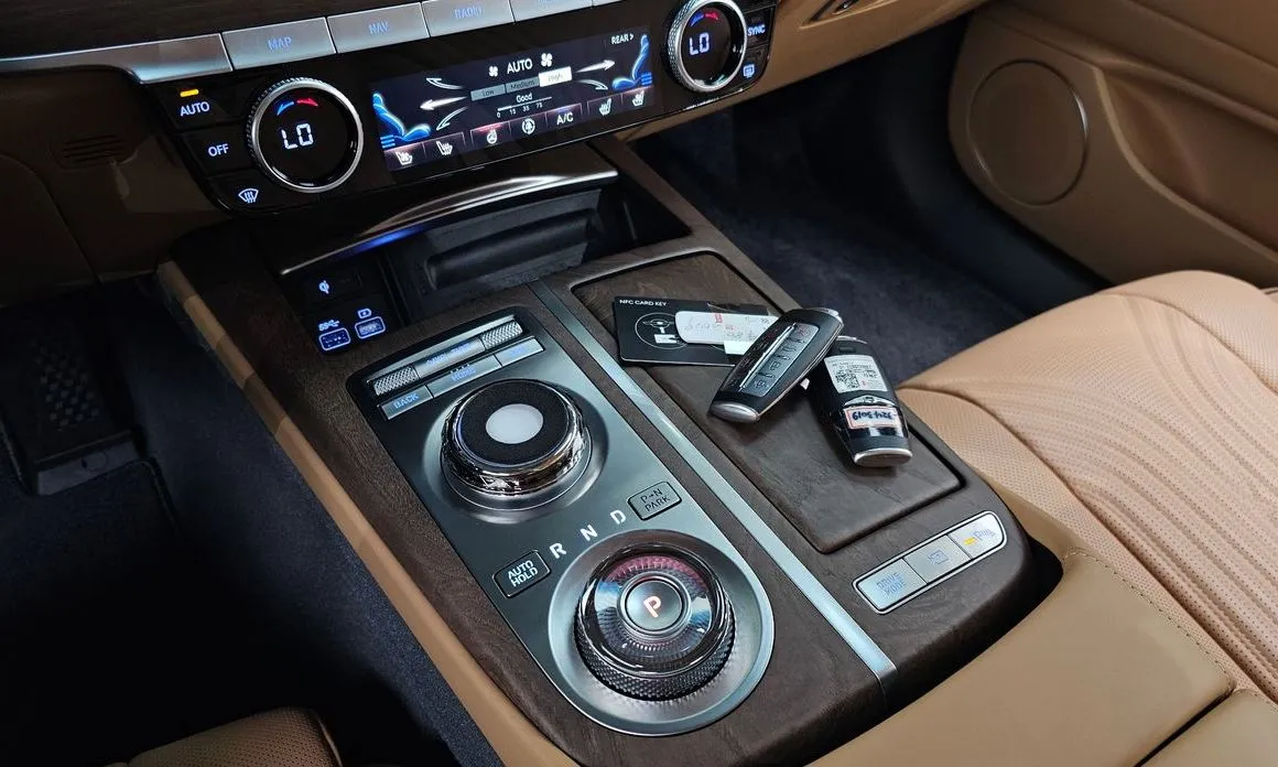Genesis G80 — фото 9