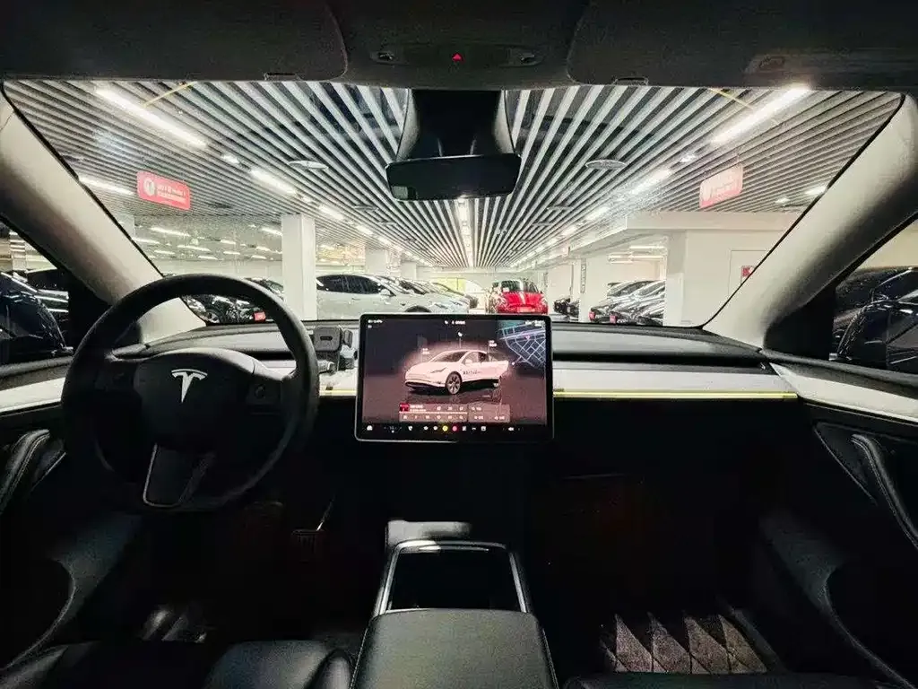 Tesla Model Y — фото 8