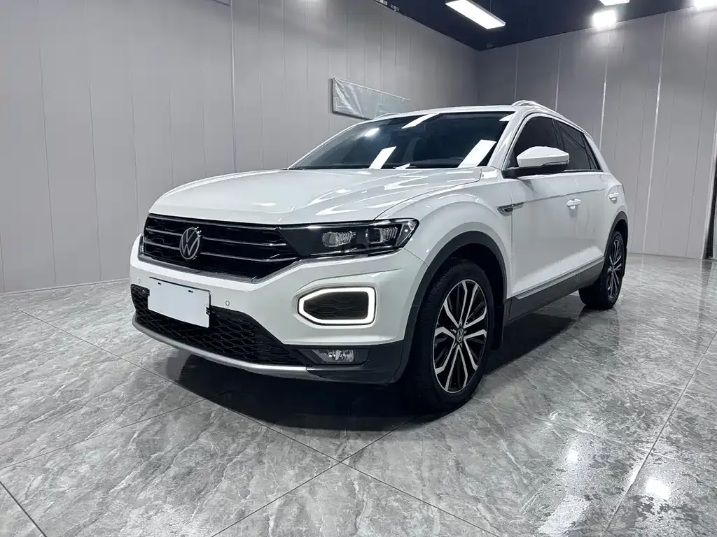 Volkswagen T-Roc — фото 1