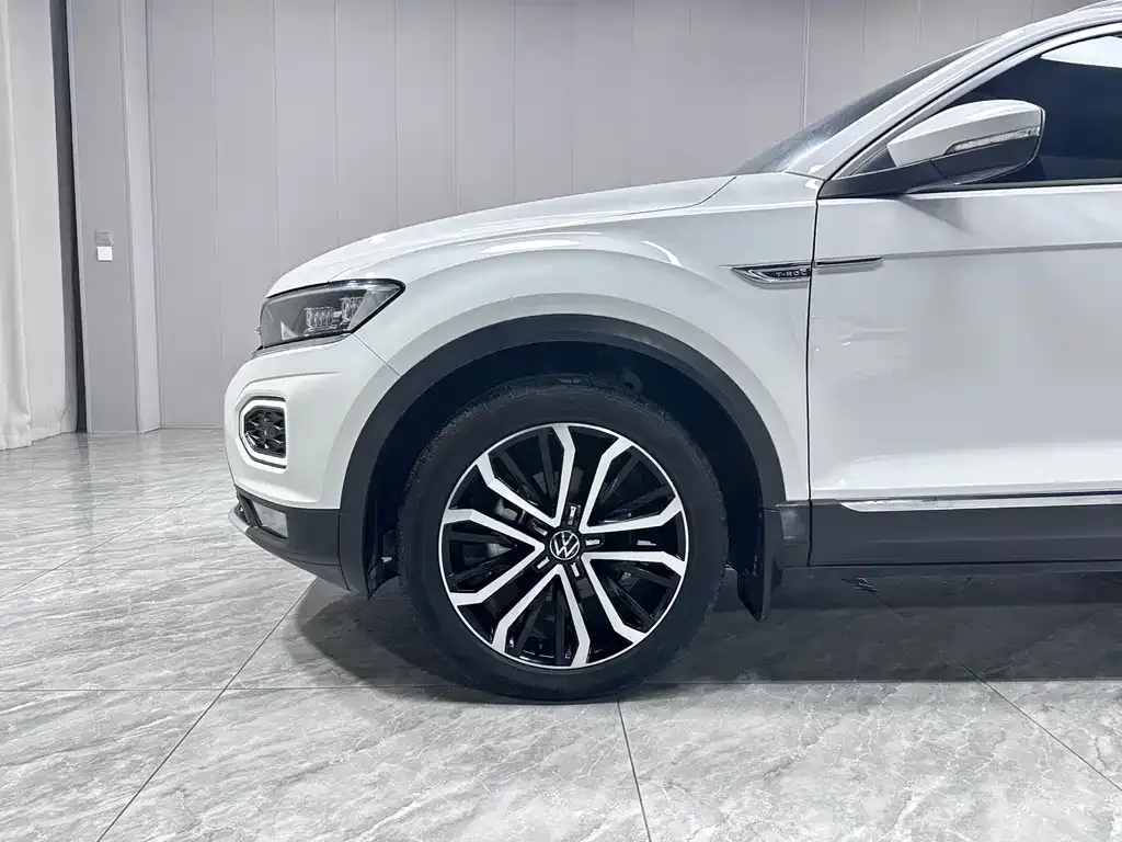 Volkswagen T-Roc — фото 3