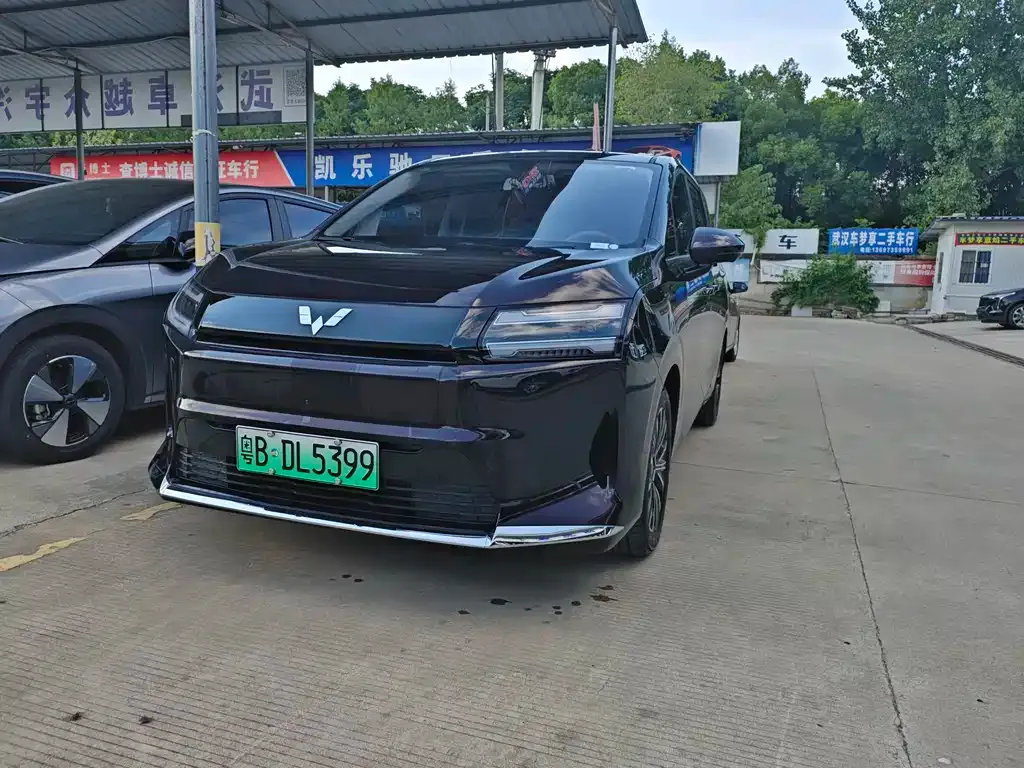 Wuling Starlight 730 New Energy — фото 1