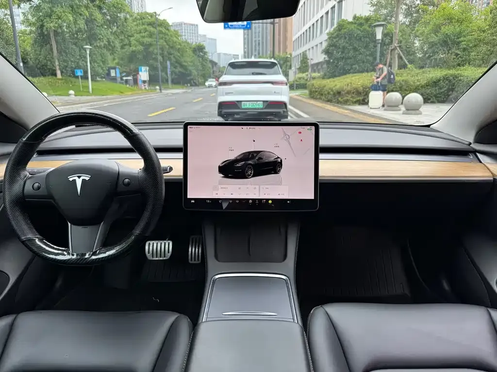 Tesla Model 3 — фото 10