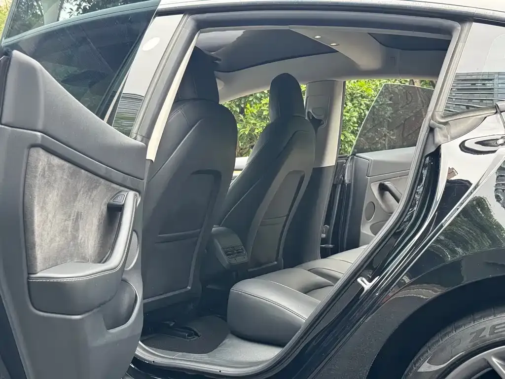 Tesla Model 3 — фото 6