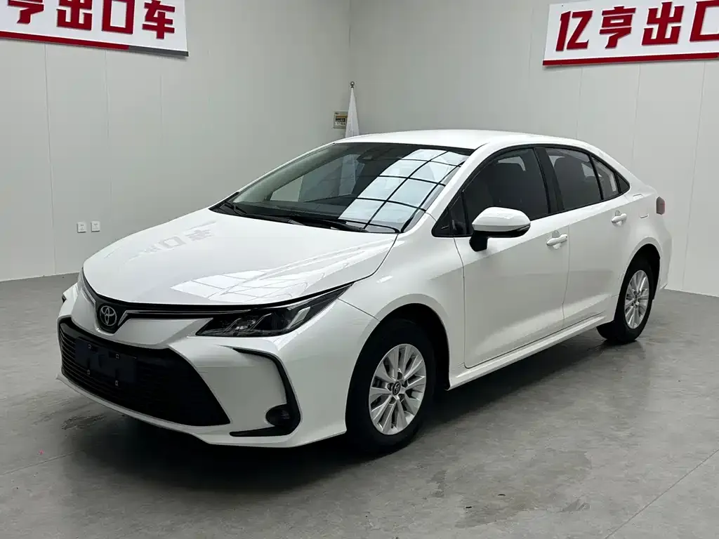 Toyota Corolla — фото 1
