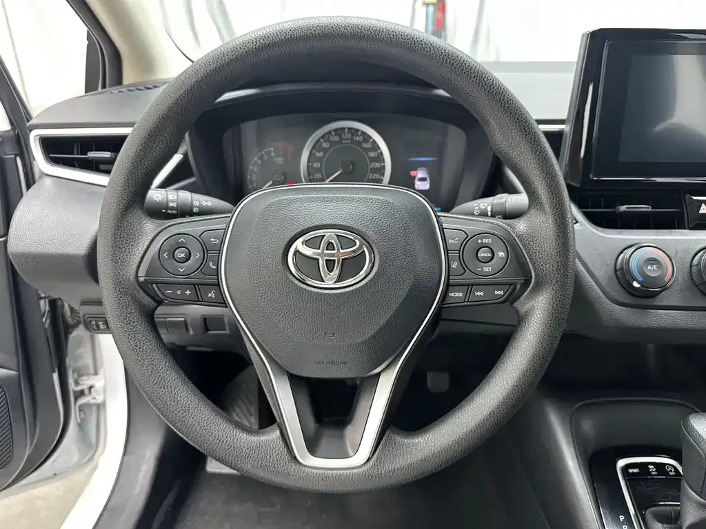 Toyota Corolla — фото 7