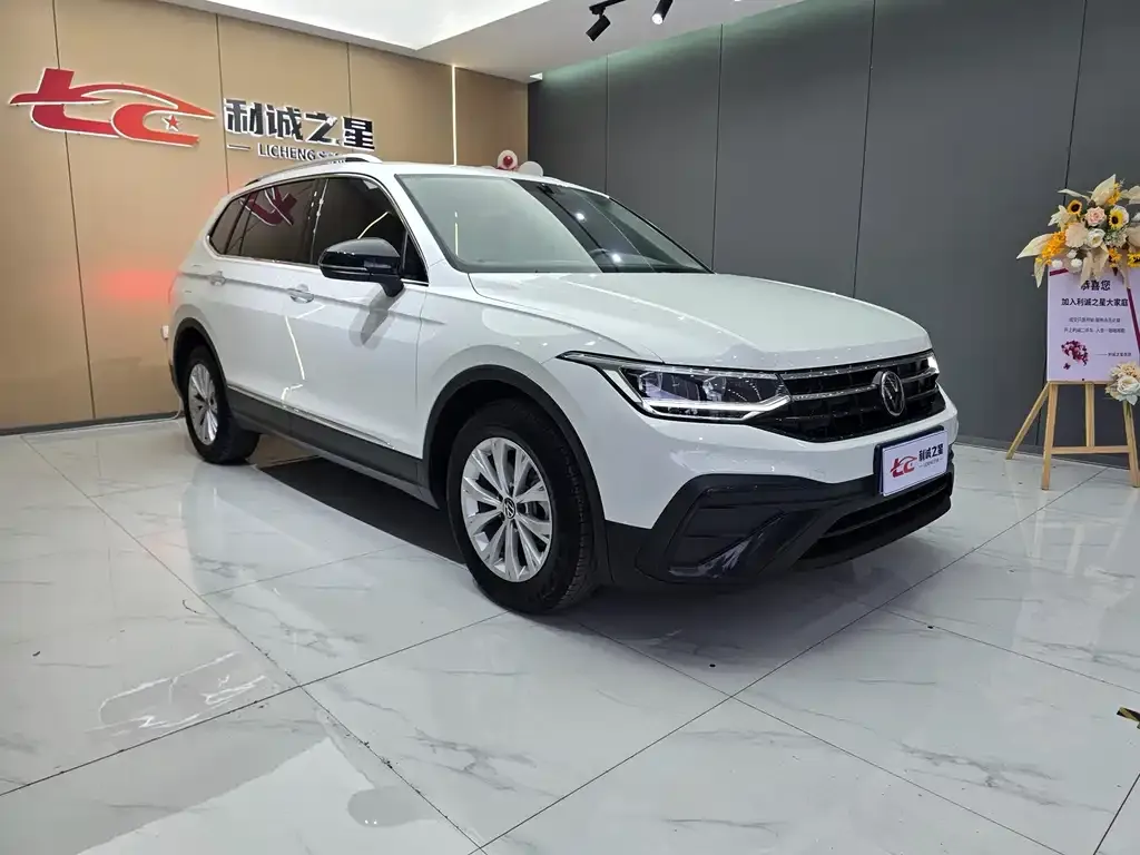 Volkswagen Tiguan L — фото 4