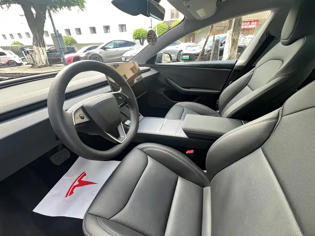 Tesla Model 3 — фото 4